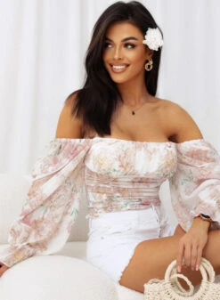 Top Beige A Fiori Off-shoulder Con Maniche Ampie E Arricciature