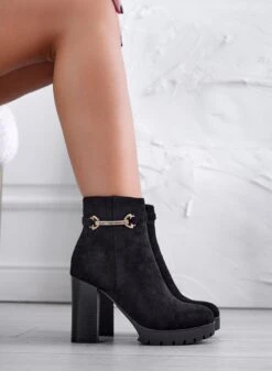 UNICA - Tronchetti Neri Scamosciati Con Plateau E Tacco 10 -Negozio al dettaglio Alexoo 01 511cadfd c235 4f46 905c 7e813712f0d8