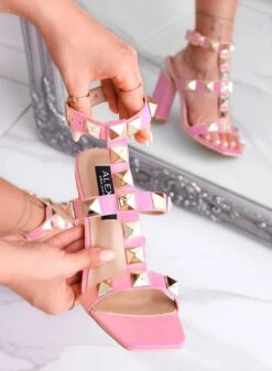 BRIDGET - Sandali Alexoo Rosa Con Borchie Oro E Tacco Alto -Negozio al dettaglio Alexoo 01 51eb9f86 d731 43ab bcb5 62a43315650a
