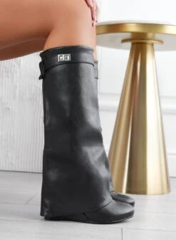 Stivali Neri Alexoo In Ecopelle Con Risvolto E Zeppa -Negozio al dettaglio Alexoo 02 6498b1d6 d4c4 4ea1 b355 17f460c168ef