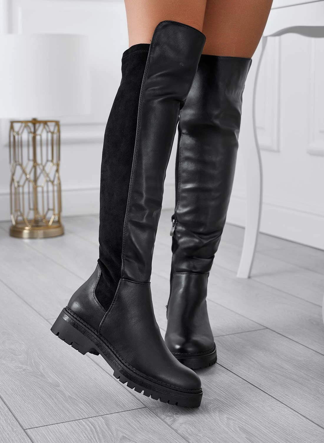 Stivali Neri Alla Coscia Con Retro In Tessuto Elastico 3 Stivali Neri Alla Coscia Con Retro In Tessuto Elastico - immagine 3