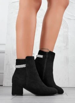 AZAR - Stivaletti Tronchetti Neri Con Fascia In Strass -Negozio al dettaglio Alexoo 03 f68d5f60 4ddd 40c8 b8cc e2c4eff4555c