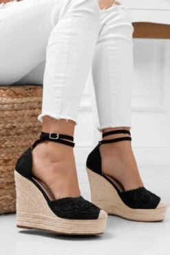 Espadrilles Nere Con Zeppa In Corda E Ricamo -Negozio al dettaglio Alexoo 10 8cd101f7 b133 41a3 b1c4 449c570e2d62