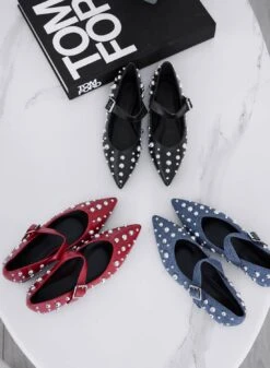 FRANCA - Ballerine Nere A Punta Con Borchie A Sfera Argento -Negozio al dettaglio Alexoo 10 aa88b869 574a 49ea 962c d92b3fb15e1d