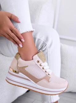 THEA - Sneakers Beige Con Zeppa E Rifiniture Oro -Negozio al dettaglio Alexoo 11 33d8d2b6 80d7 46bb b994 d83fdcda4d29