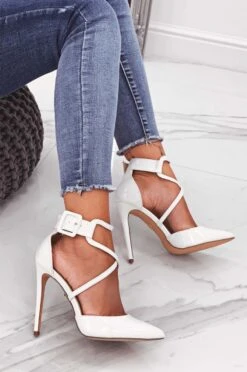 Decolletè Bianche In Vernice Contacco A Spillo E Fibbia -Negozio al dettaglio Alexoo 11 4 165