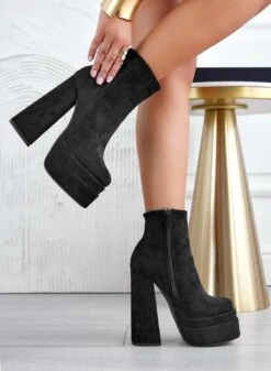 AVRIL - TronchettiAlexoo Neri Scamosciati Con Tacco Alto -Negozio al dettaglio Alexoo 11 6fa7dcbd 4fbb 48a1 96d3 6d0627d3c4a5