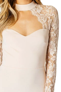 Abito Rosa Con Maniche In Pizzo E Scollo A Cuore -Negozio al dettaglio Alexoo 12 b74b6238 2695 42cf 9159 05df8c86dbed