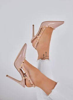 KIMM - Décolleté Nude Slingback Con Borchie Oro E Tacco Alto 5 KIMM - Décolleté Nude Slingback Con Borchie Oro E Tacco Alto -Negozio al dettaglio Alexoo 12 ce642618 ee51 4a1d 8fdd 422bce53e125