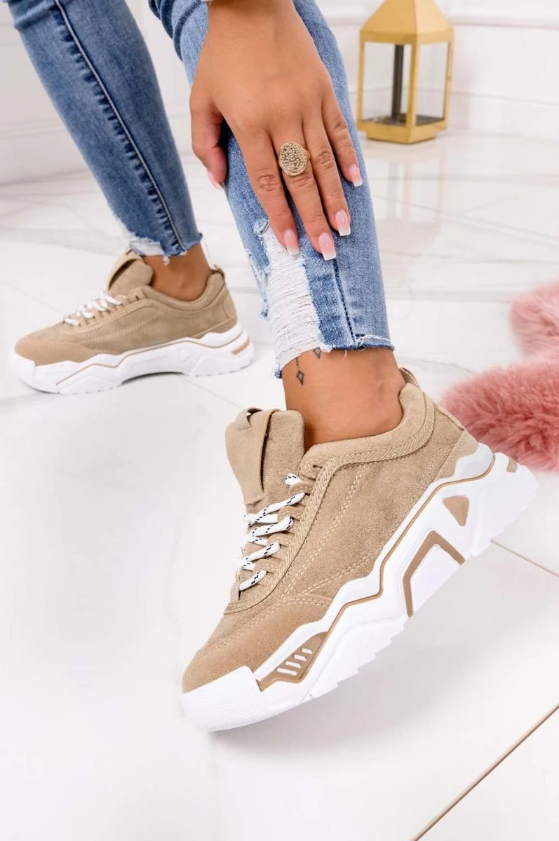 Sneakers Beige Scamosciate Con Suola Spessa E Lacci 1 Sneakers Beige Scamosciate Con Suola Spessa E Lacci