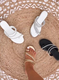 MANDY - Sandali Infradito Bassi Oro Con Fasce Gioiello -Negozio al dettaglio Alexoo 13 4a1030ce 719c 404c 908e fd0656522581