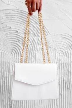 Borsa Pochette Bianca B217 Con Catena Oro -Negozio al dettaglio Alexoo 14 c337c27b 4bdd 451a a923 297c303f7d21