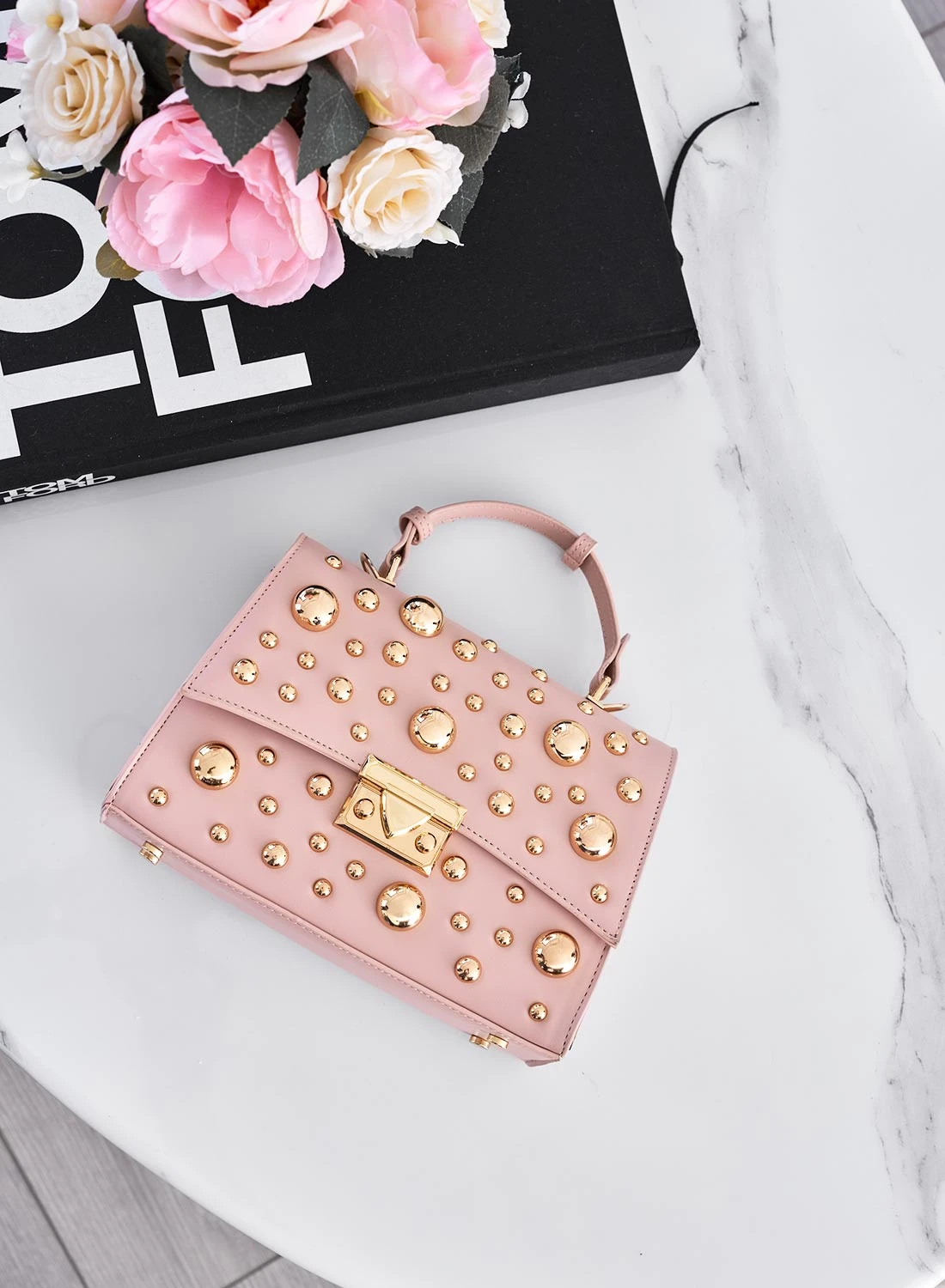 Borsa Rosa Con Borchie A Sfera Oro E Tracolla B231 4 Borsa Rosa Con Borchie A Sfera Oro E Tracolla B231 - immagine 4