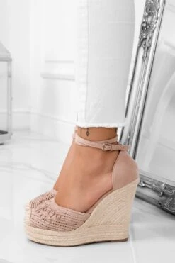 Espadrilles Nude Con Zeppa In Corda E Ricamo -Negozio al dettaglio Alexoo 15 c84caefa f84f 4b6b 9a0a 4ceedca508c4