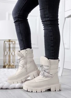 TINA - Stivaletti Beige Imbottiti Con Lacci In Strass -Negozio al dettaglio Alexoo 15 f5381932 f21f 4c17 9950 3d395a1009c6