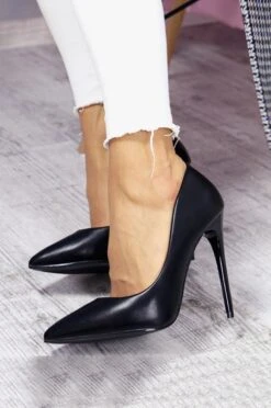 Decolletè Nere In Ecopelle Con Tacco A Spillo