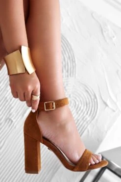 TABITHA - Sandali Camel Alexoo Con Cinturino E Tacco Comodo -Negozio al dettaglio Alexoo 16 d09d4e25 a372 40f2 9b87 23610b9efa98