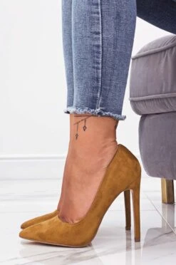 LEXIE - Decolletè Camel Scamosciate Con Tacco Alto -Negozio al dettaglio Alexoo 17 1 196