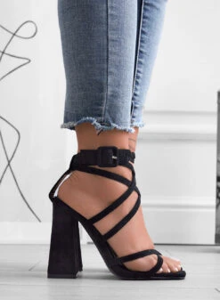 KIARA - Sandali Alexoo Neri Stringati Con Tacco Alto -Negozio al dettaglio Alexoo 18 19310f73 708b 49f3 9460 014ae57ea012