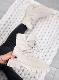 TINA - Stivaletti Beige Imbottiti Con Lacci In Strass -Negozio al dettaglio Alexoo 18 6b93552f cae0 4326 8baf bf606e3a9b91