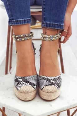 Espadrillas Pitonate Metallizzate Con Zeppa Alta E Borchie Oro 12 Espadrillas Pitonate Metallizzate Con Zeppa Alta E Borchie Oro -Negozio al dettaglio Alexoo 19 246 ccf82f43 dc32 40cf 9d5a 818109ade00c