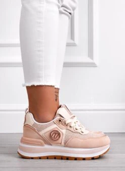 ERSILIA - Sneakers Rosa In Tessuto -Negozio al dettaglio Alexoo 19 2d8d70cd fa00 45d7 bc61 42fa01043b23