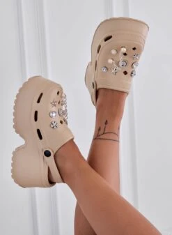 MINNA - Zoccoli Platform Gioiello In Gomma Beige -Negozio al dettaglio Alexoo 19 4f92d4f0 23ac 4058 8b16 5f765dcd3308