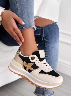 TYLER - Sneakers Nere Con Inserti Glitter Oro -Negozio al dettaglio Alexoo 19 6b0fe2e2 4617 4c56 944a f4fe24e33c79