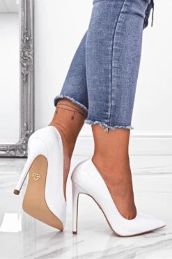 Decolletè Bianche In Vernice Con Tacco Alto