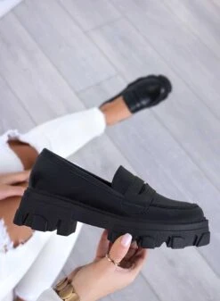 Mocassini Neri Con Suola Carrarmato -Negozio al dettaglio Alexoo 1 03db5e16 d72e 4aa2 853f e087c2750190