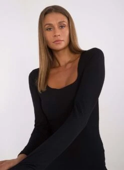 Abito Nero A Costine Con Spacco Laterale -Negozio al dettaglio Alexoo 1 0ce594a0 dedd 4498 a27a f374b48674dd