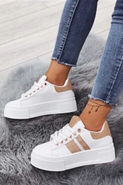 Sneakers Bianche Con Lacci E Inserti Glitter Oro Rosa -Negozio al dettaglio Alexoo 1 15 73