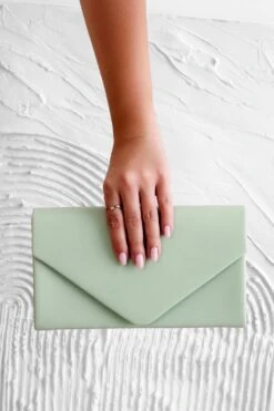 Borsa Pochette B205 Verde Pastello -Negozio al dettaglio Alexoo 1 188d9f95 6b4e 4467 9cae 9d805c5d228d