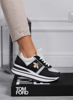 MOORE - Sneakers Nere Con Rete Traspirante E Ape Gioiello -Negozio al dettaglio Alexoo 1 1f15334a e603 4900 ac25 6e64bf6455e0