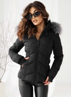 Giubbino Nero Con Cappuccio In Ecopelliccia Grigia -Negozio al dettaglio Alexoo 1 4a1d0459 ee03 445c 91d8 9046b2c94809