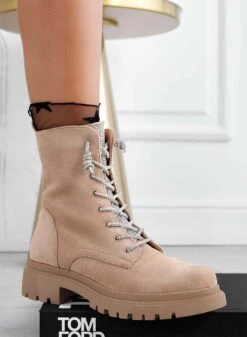 MOIRA - Stivaletti Anfibi Alexoo Beige Con Lacci E Lingua Gioiello 7 MOIRA - Stivaletti Anfibi Alexoo Beige Con Lacci E Lingua Gioiello -Negozio al dettaglio Alexoo 1 92397de7 a9ac 435f bc6c 02669a20810e