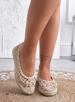 ANDY - Ballerine Beige Ricamate Con Laccio Alla Caviglia -Negozio al dettaglio Alexoo 1 9a1a28f6 b674 4f08 ad54 ef34d45d18d9