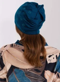 Cappello Blu Petrolio Imbottito Con Applicazioni Strass 7 Cappello Blu Petrolio Imbottito Con Applicazioni Strass -Negozio al dettaglio Alexoo 1 e40934a3 6d0c 4959 af94 521d276facbb