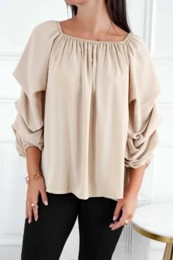 Blusa Beige Con Maniche Arricciate -Negozio al dettaglio Alexoo 1 fcc0d016 793b 485a b9c2 a1ab443c7df5
