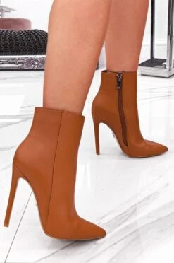 Tronchetti Camel In Finta Pelle Con Tacco Alto -Negozio al dettaglio Alexoo 20 1 17