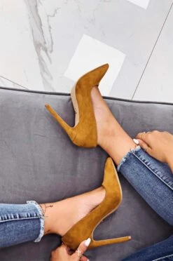 LEXIE - Decolletè Camel Scamosciate Con Tacco Alto -Negozio al dettaglio Alexoo 24 210