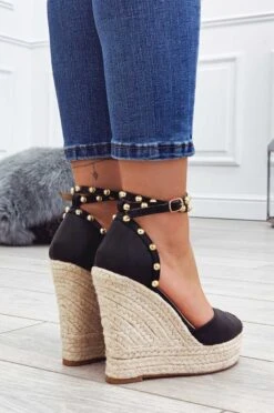 Espadrillas Nere In Finta Pelle Con Zeppa Alta E Borchie Oro 12 Espadrillas Nere In Finta Pelle Con Zeppa Alta E Borchie Oro -Negozio al dettaglio Alexoo 28 151 46419d20 69e3 4d62 ad21 cc14f4d45ece