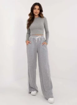 Tuta Grigia Due Pezzi Con Riga Laterale -Negozio al dettaglio Alexoo 2 4c295f7e e17f 4ca8 b81e f89e43d99fbf