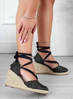 JAYLA - Espadrillas Nere Ricamate Con Lacci -Negozio al dettaglio Alexoo 2 54168266 ee61 4271 b124 01530ed52bac