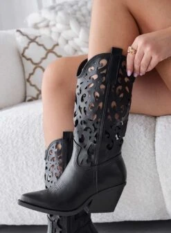 CANOSA - Stivaletti Camperos Neri Traforati -Negozio al dettaglio Alexoo 2 82557134 2219 4113 a39b ce81cfe83773