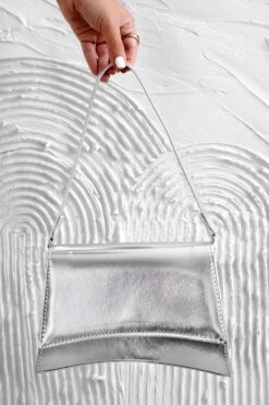 Borsa A Spalla B225 Argento Metallizzato -Negozio al dettaglio Alexoo 2 870e7bd7 cf6a 4a10 a4af 0c6c1e3dfc48