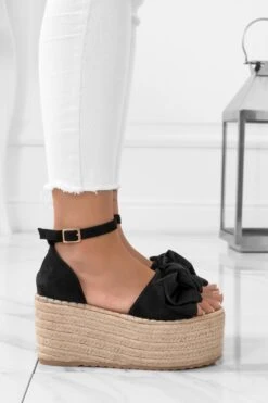 Sandali Espadrilles Neri Con Zeppa Alta E Fiocco -Negozio al dettaglio Alexoo 2 87b7f97c 6667 4228 8fbe afba378d9ffa