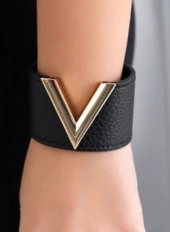Bracciale Nero Con V In Oro 5 Bracciale Nero Con V In Oro -Negozio al dettaglio Alexoo 2 9240d040 2106 465f a22f 06ac1a3359e3