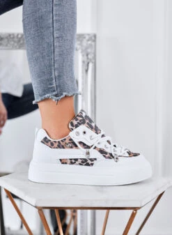 LESTER - Sneakers Bianche Platform Con Dettagli Animalier Leopardati -Negozio al dettaglio Alexoo 2 a2b56046 21f0 49e4 8bf9 c40af7e0b8ba