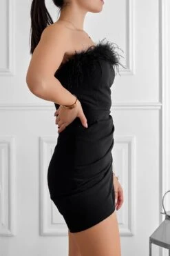 Tubino Nero A Portafoglio Con Piume -Negozio al dettaglio Alexoo 2 b705ea1a b821 404e af94 6fd65e9f3d6b